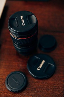 Lens masada. Fotoğraf ekipmanları