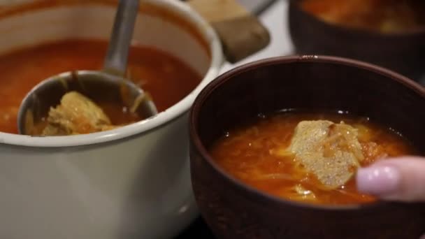 Borscht Viene Versato Piatti Cucina Tradizionale Ucraina — Video Stock