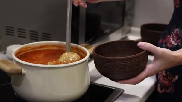 Borscht Poured Plates Ukrainian Traditional Cuisine — Stock Video