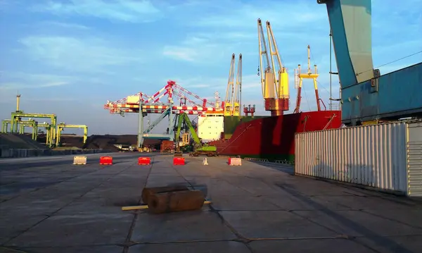 Containerterminal Industriële Haven Met Kranen Haven Container Terminal Tijdens Het — Stockfoto
