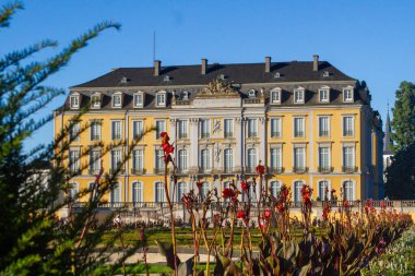  Güneşli bir günde Barok Sarayı. Yüksek kalite fotoğraf