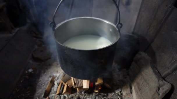 Making Organic Sheep Cheese Wooden Mountain Carpathian Cheese Factory Boiling — Wideo stockowe