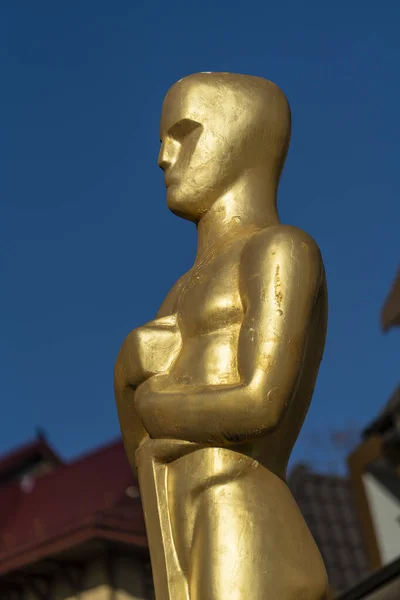 Detail Hollywood Golden Oscar Academy Ocenění Socha Pozadí Modré Oblohy — Stock fotografie