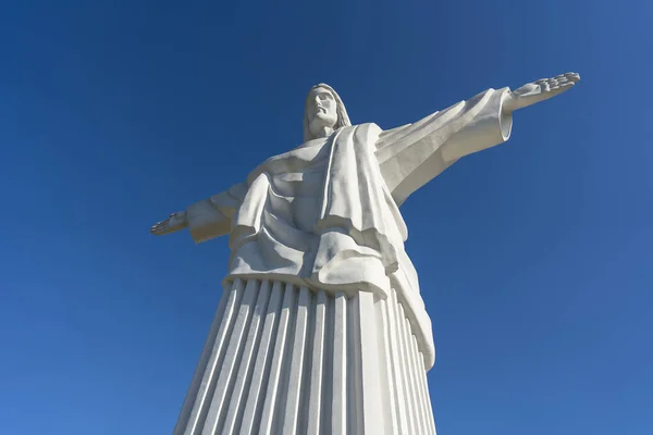 Nın Metre Yüksekliğindeki Heykeli Rio Janeiro Daki Benzer Bir Heykelin — Stok fotoğraf