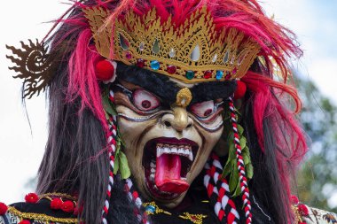 Ogoh-ogoh Bali, Endonezya. Ogoh-ogoh gerçekleşir Nyepi gün arifesinde Bali, Endonezya Ngrupuk gösteri için inşa heykelleri vardır. Sessizlik gün tarafından işaretlenmiş bir Hindu tatil.