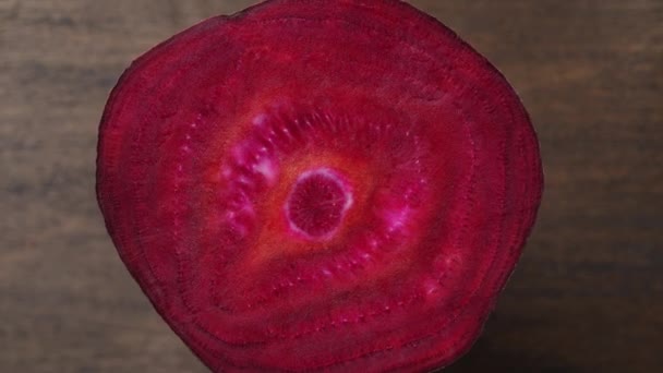Φρέσκο Παντζάρι Φέτα Υφή Κοντά Κόκκινο Ώριμο Φόντο Επιφάνεια Τεύτλων — Αρχείο Βίντεο