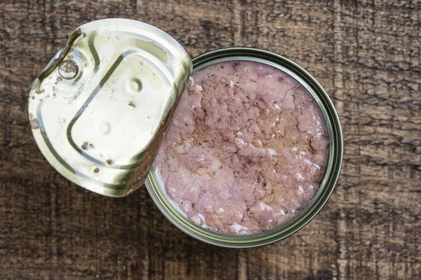 Open Canned Tuna Oil Sauce Wooden Background Close Top View — Fotografia de Stock