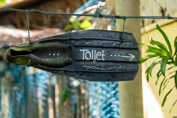 Schwarze Flossen Mit Einer Aufschrift Toilette Form Eines Schildes Mit — Stockfoto