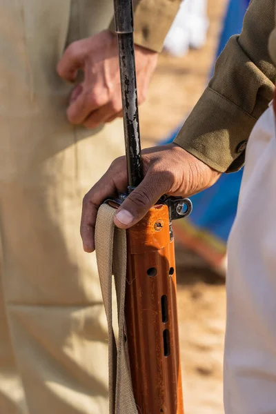 Indian Soldier Standing Weapon Hand India Close — Stock Photo, Image