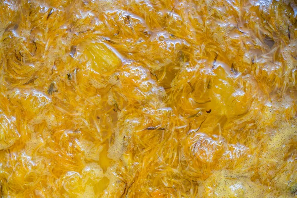 Dělat Džem Zralých Žlutých Okvětních Lístků Pampelišky Pomeranče Citronu Cukru — Stock fotografie