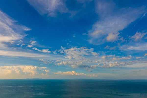 Luz Natural Del Día Nubes Blancas Flotando Cielo Azul Día — Foto de Stock