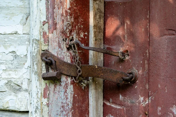 Cadeado Muito Enferrujado Fechando Uma Porta Madeira Fechar Velho Portão — Fotografia de Stock
