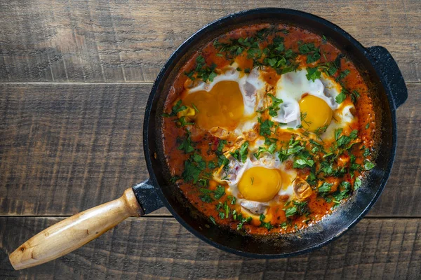 Delicious Shakshuka Eggs Tomato Parsley Cast Iron Pan Close Top — Stock Photo, Image