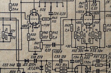 Eski radyo devresi eski kağıt elektrik şemasına eğitim, elektrik endüstrisi ve onarım için arka plan olarak basılmış. SSCB 'den elektrik telsiz şeması, kapatın.