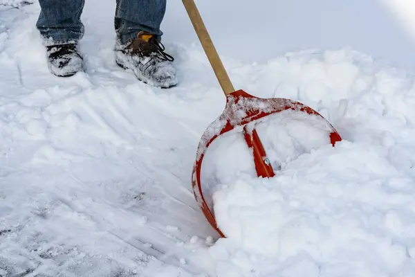Man Cleaning Snow Shovel Winter Day Close City Service Cleaning — Stock Photo, Image