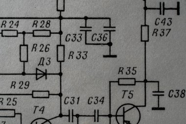 Eski radyo devresi, eski kağıt elektrik şemasına, eğitim ve elektrik endüstrisi için arka plan olarak basılmış. SSCB 'den elektrik telsiz şeması