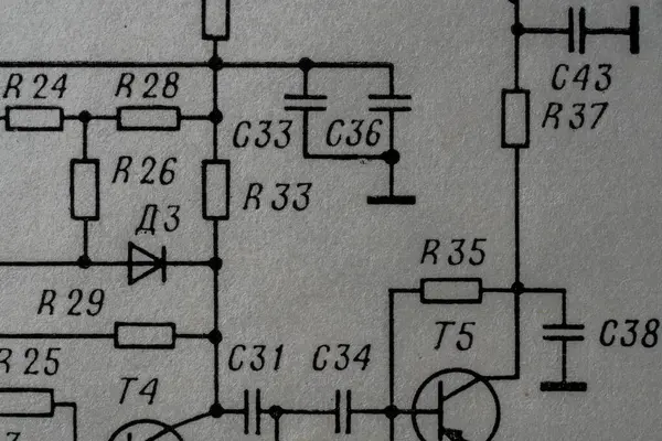 旧的无线电电路印在复古的纸质电气图上 作为教育 电力行业的背景 苏联的电台节目 免版税图库图片