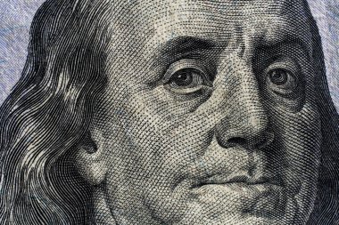 Portre Başkanı Benjamin Franklin 'in görüşü 100 dolarlık banknotta, yakın plan, üst görüş