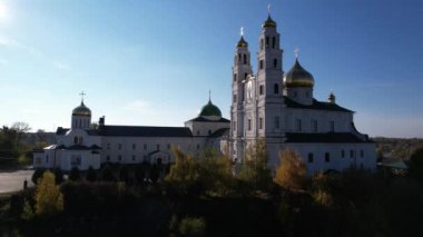 Gorodishchensky Theotokos Manastırı 'nın Kutsal Doğuşu, Ukrayna' nın Khmelnitsky bölgesinde Gorodishche köyünde Bakire Meryem 'in Doğuşu adı altında bir Ortodoks erkek manastırıdır.