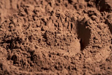 Doğal koyu kahverengi kakao tozu desenli arka plan, kapat.