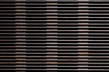 Çay seremonisi için kafes ahşap çay masasının dokusu ya da arka planı, yakın plan, üst manzara. Çin doğal çay tepsisinin ayrıntıları.