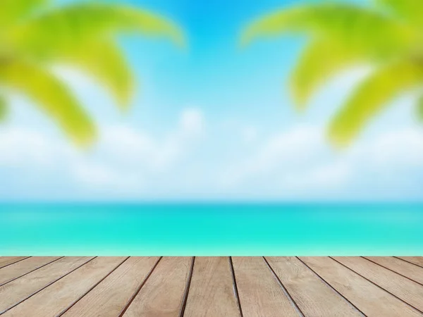 表示プロダクトが付いている木製のタブレットかカウンター トロピカルビーチの輝かしいイメージ 使用のためのぼやけた背景の概念 — ストック写真