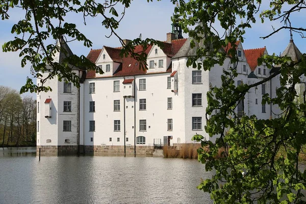 古き良きドイツの美しい有名な海の城へのロマンチックな眺め — ストック写真