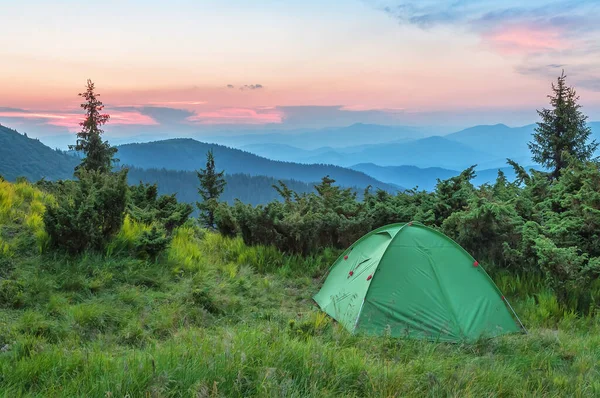 Namiot Turystyczny Wieczorem Karpaty Piękny Krajobraz — Zdjęcie stockowe