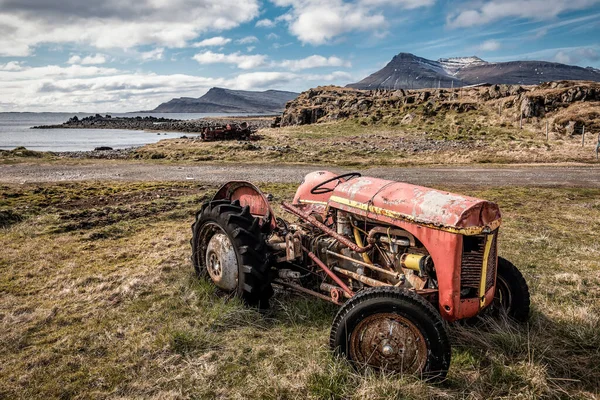 Wrack Eines Verlassenen Alten Traktors Island — Stockfoto