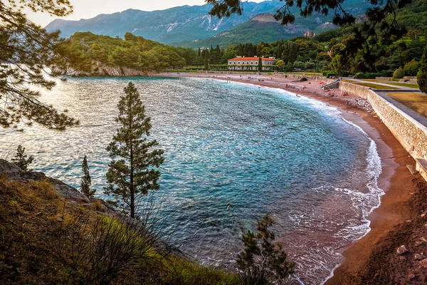 Bella Vista Dell Accogliente Baia Mare Nella Riviera Budva Montenegro — Foto Stock