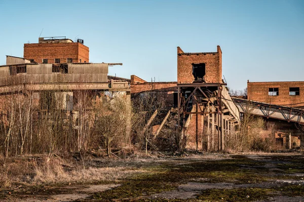 Eski Terk Edilmiş Fabrikanın Kalıntıları Sanayi Teması — Stok fotoğraf