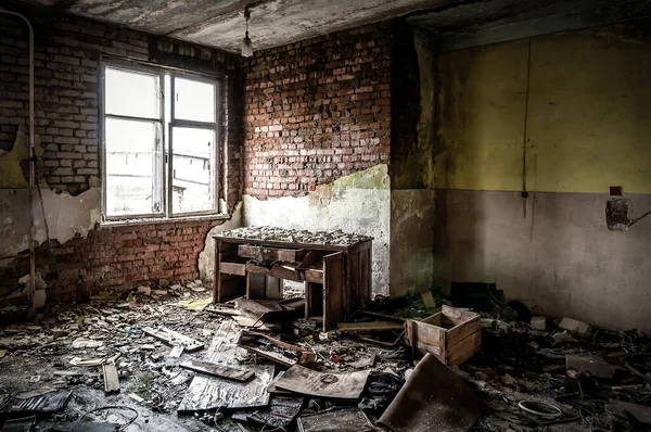 Покинута Зруйнована Кімната Різним Сміттям — стокове фото