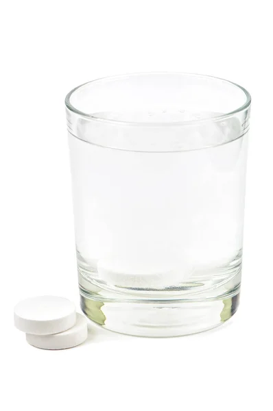 Glas Vatten Och Aspirin Piller Vit Bakgrund — Stockfoto