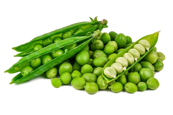 白い背景に隔離されたポッドが付いている緑の新鮮なエンドウ豆 — ストック写真