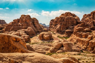 Mars manzarası, çöldeki kızıl dağlar. Wadi Rum, Petra. Arap ya da Sahra Çölü