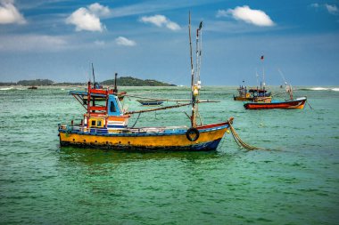 Sri Lanka 'da yerel balıkçı tekneleri ve balıkçı tekneleri