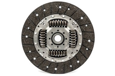 Beyaz arkaplanda yeni araba debriyajı diski izole edildi