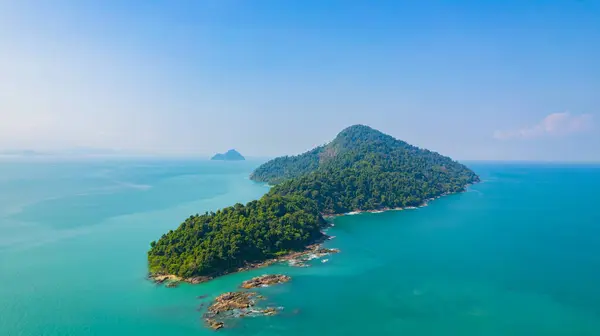 stock image View of Kam Yai Island in the Andaman Sea, Ranong Province, Southern Thailand, Asia