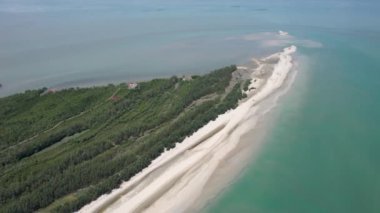 Tayland Körfezi 'ndeki Talumphuk Burnu veya Laem Talumphuk' un güzel manzarası Nakhon Si Thammarat Eyaleti, Tayland, Asya