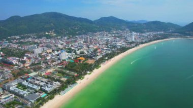 Phuket Adası, Güney Tayland, Asya 'daki Patong Sahili' nin havadan görüntüsü.