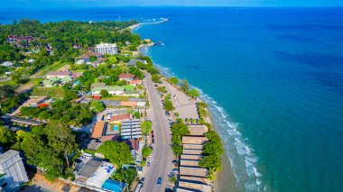 Rayong Denizi, Mae Lamphueng Sahili, Tayland 'ın doğu bölgesinde yer alır..