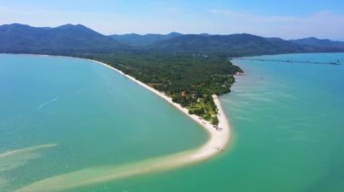 Yao Yai Adası veya Koh Yao Yai, Andaman Denizi, Phang Nga Eyaleti, Tayland, Asya 'daki kumlu sahil ve deniz manzarası