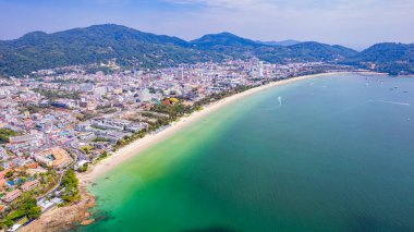 Patong Sahili 'nin Phuket Adası, Tayland manzaralı havadan çekilmiş fotoğrafı.