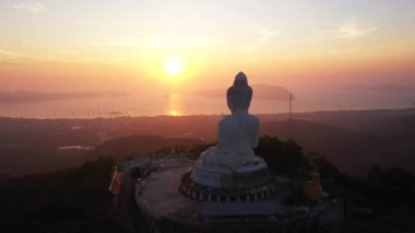 Büyük Buda Phuket, Phuket şehrinin, Tayland 'ın, Asya' nın bir bakış açısıdır..