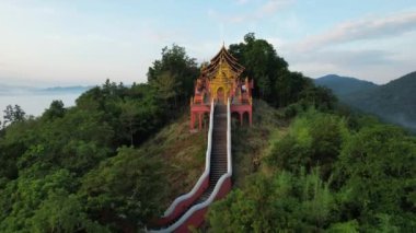 Sabah Görüş Wat Phra Doi Phra Chan Mae Tha, Lampang Bölgesi Tayland, Asya