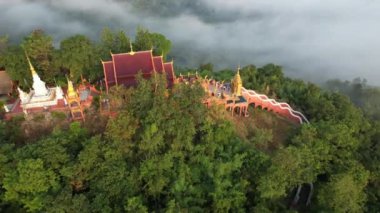 Sabah Görüş Wat Phra Doi Phra Chan Mae Tha, Lampang Bölgesi Tayland, Asya