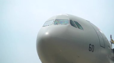 Hava Kuvvetleri askeri uçağı, hava yakıt ikmali uçağı Don Mueang Havaalanı 'na park edildi.