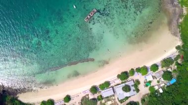 Güzel sahil manzarası ve Koh Larn adasının berrak suları ya da Koh Larn, Pattaya, Chonburi Tayland Körfezi.