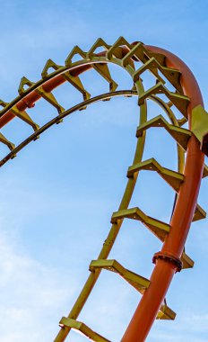 Lunaparklarda lunapark trenleri