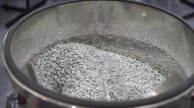 Sanayi tesislerindeki plastik pelet üretim makinelerinin plastik pelet üretim süreci